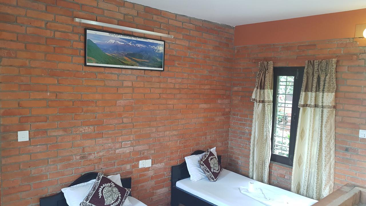 Little Pilgrim Lodge Pokhara Ngoại thất bức ảnh