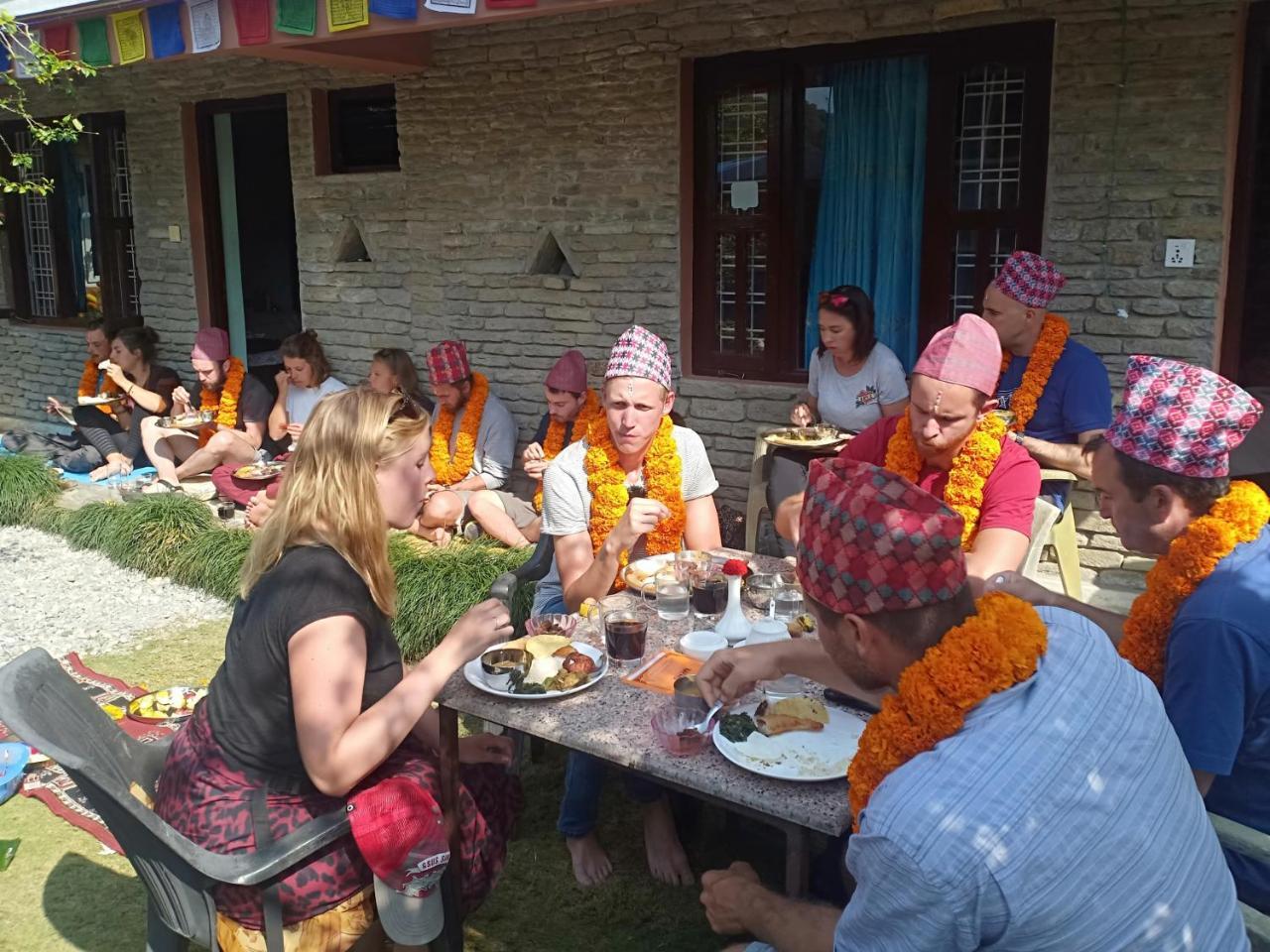 Little Pilgrim Lodge Pokhara Ngoại thất bức ảnh